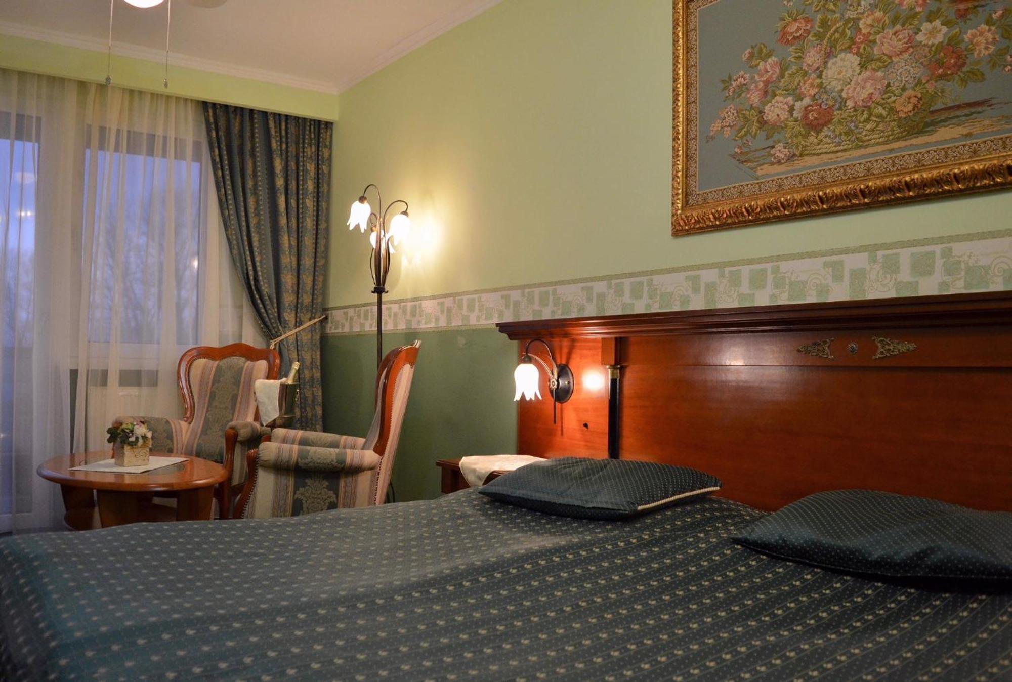 Grand Boutique With Privat Wellnes (adults Only) Piest'any