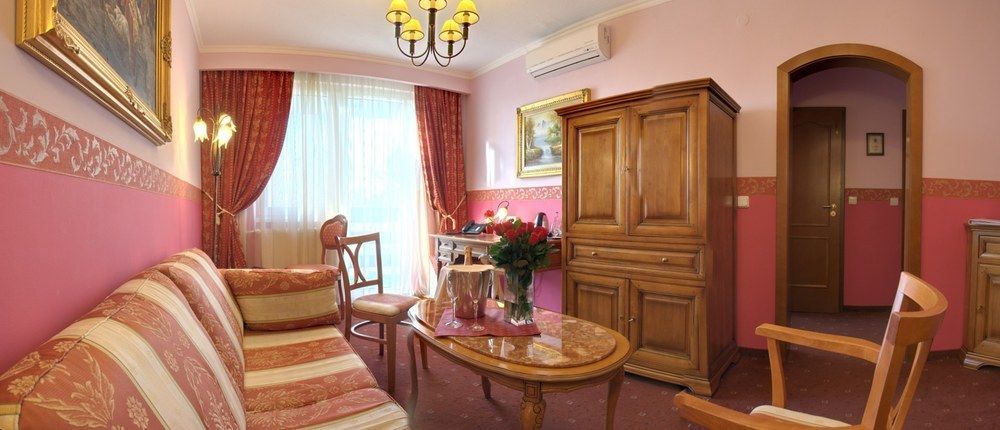 Hotel Grand Boutique With Privat Wellnes (adults Only) Pieszczany