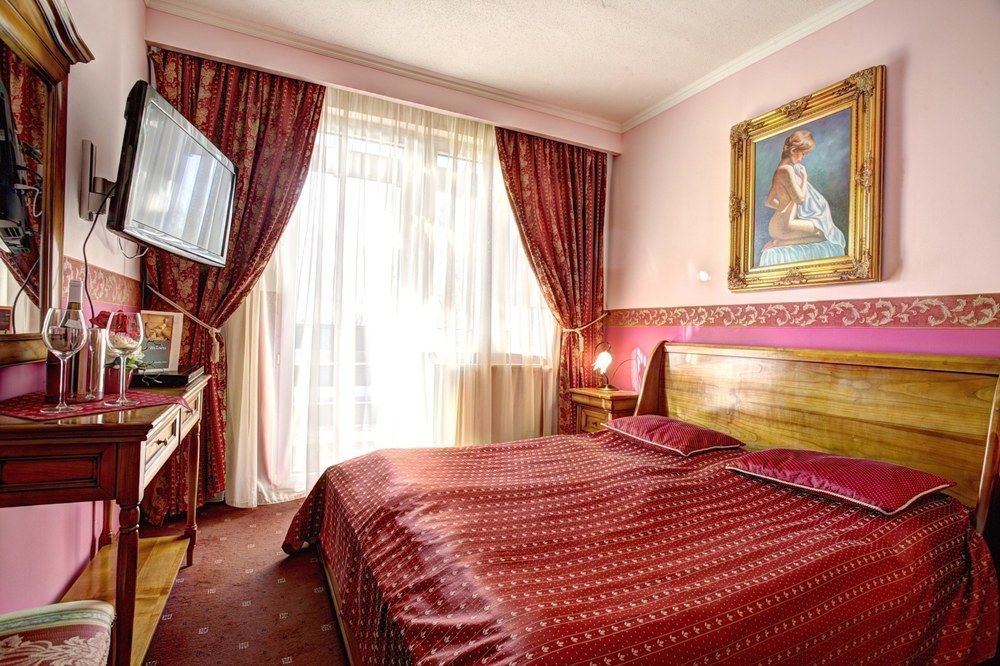 Grand Boutique With Privat Wellnes (adults Only) Pieszczany