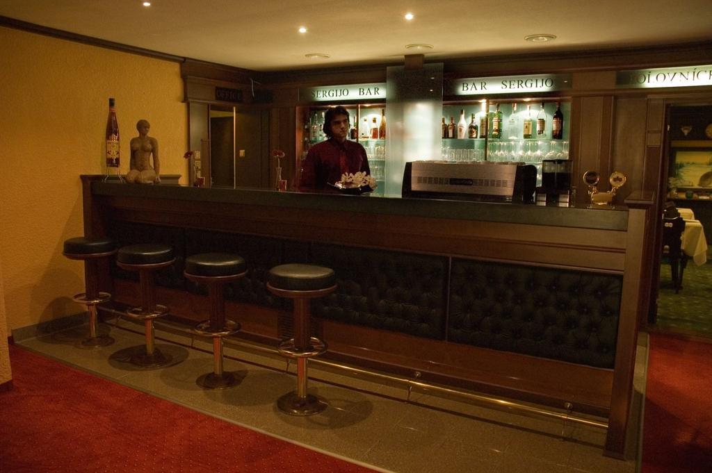 Grand Boutique With Privat Wellnes (adults Only) Pieszczany